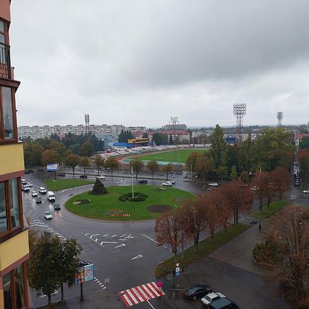 Романтичні Апартаменти У Центрі Lutsʼk Exteriör bild