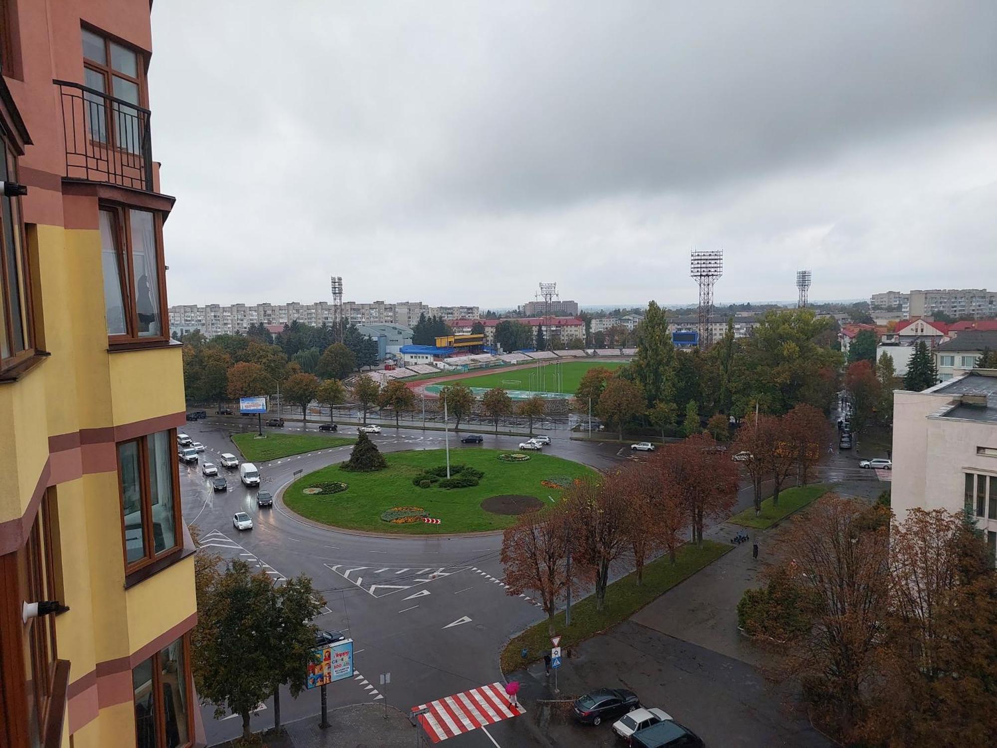 Романтичні Апартаменти У Центрі Lutsʼk Exteriör bild